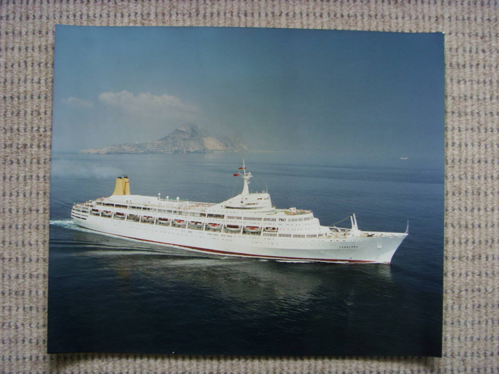 EXTRA LARGE SIZE COLOUR PHOTOGRAPH OF THE CANBERRA