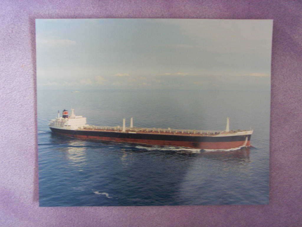 EXTRA LARGE SIZE COLOUR PHOTOGRAPH OF THE VESSEL LARISTAN