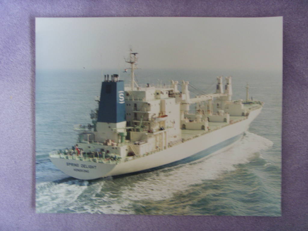 LARGE FULL COLOUR PHOTOGRAPH OF THE HONG KONG VESSEL SPRING DELIGHT